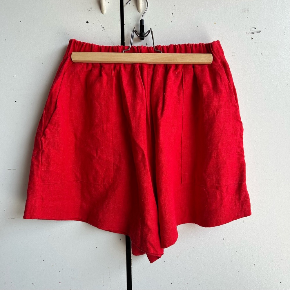 Colorblock Red and Pink Women's Shirt and Shorts Set - Picture 3 of 11